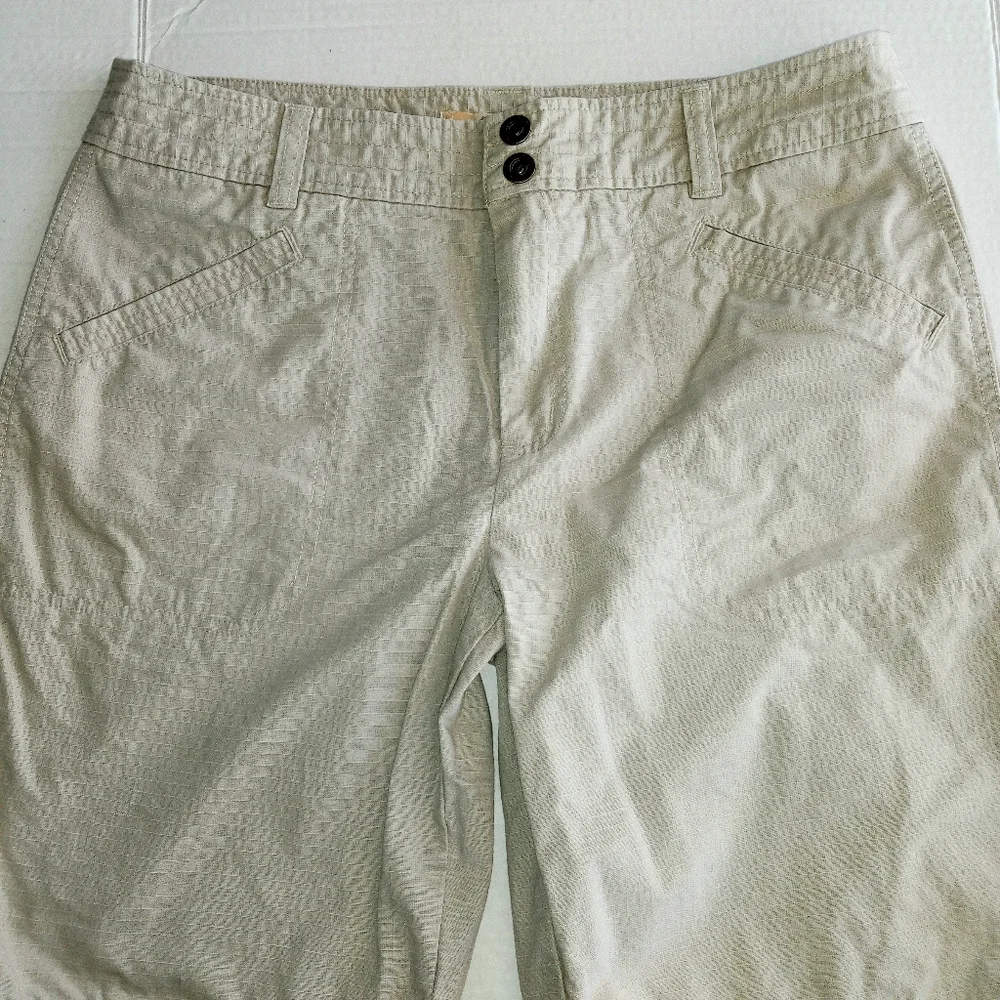 Gander Mtn. womens size 10 khaki Bermuda shorts